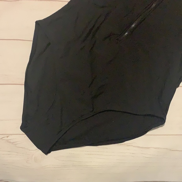 Padded Rash Guard - Picture 3 of 13